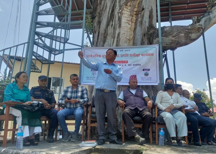 नगरकोटमा सार्वजनिक सुनुवाई , वडाध्यक्ष लामा भन्नुहुन्छ : विकासले फेरिदै नगरकोटको मुहार